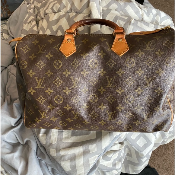 Authentic LV Speedy 35 beautiful condition - Picture 2 of 16